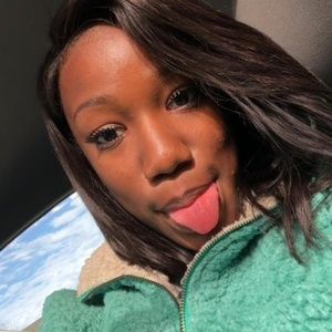 Meet your Posher, Elantra